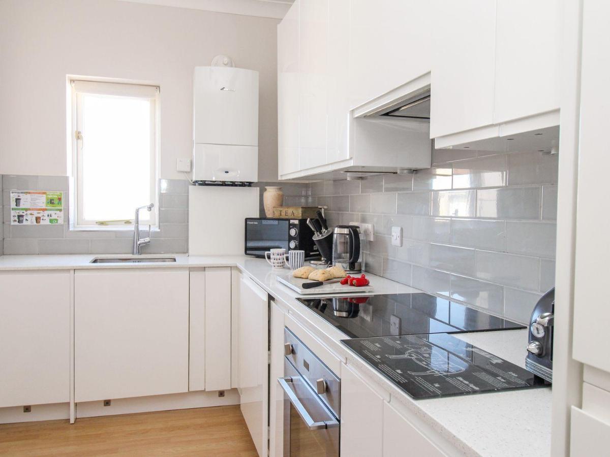Ocean Watch 5 Apartment Weymouth Bagian luar foto
