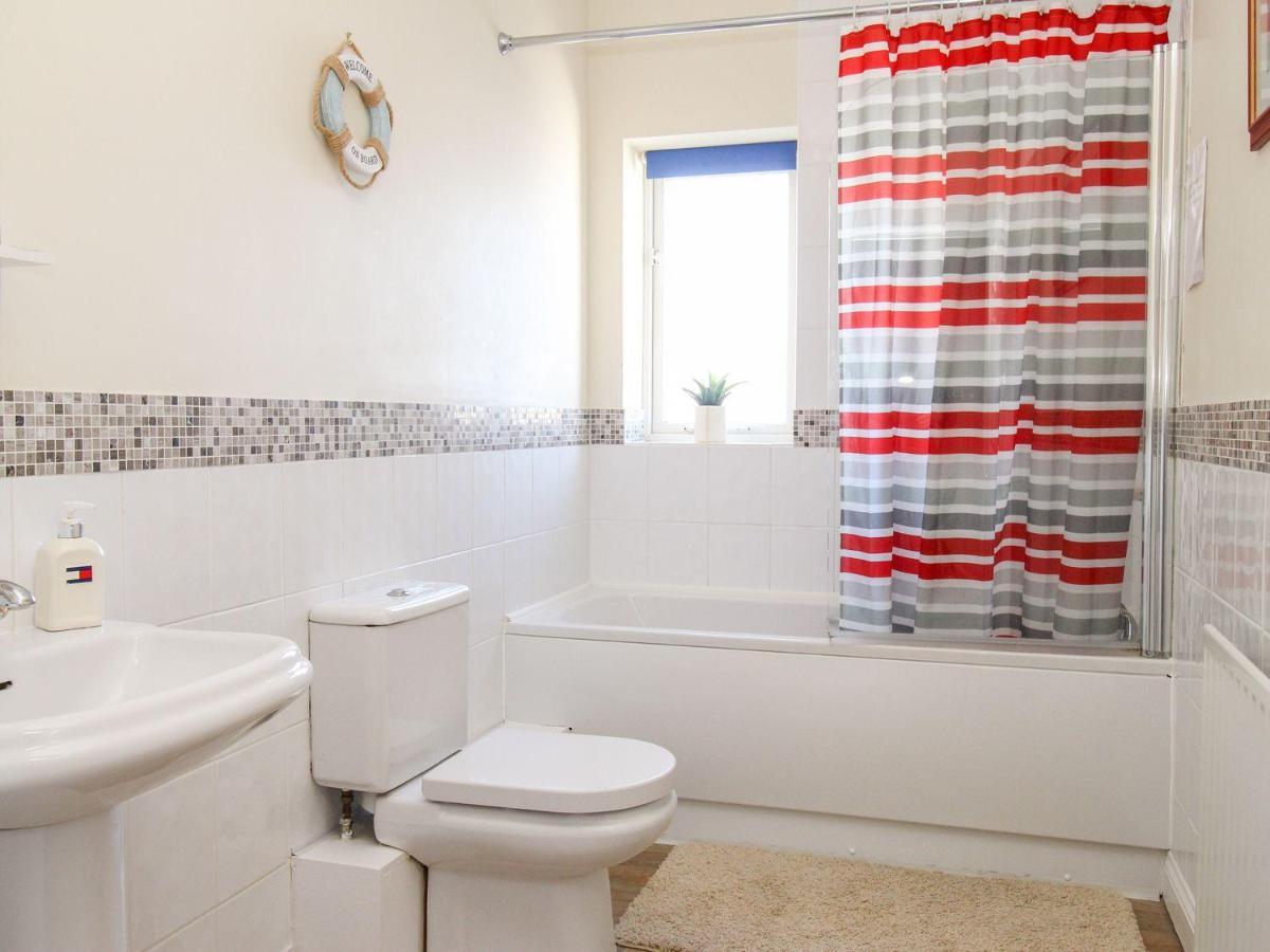 Ocean Watch 5 Apartment Weymouth Bagian luar foto